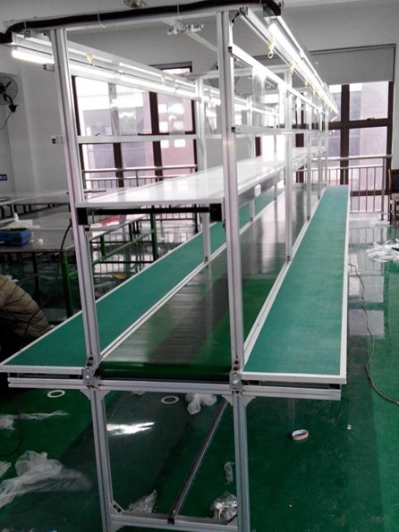 帶工作臺的皮帶輸送機(jī)圖.jpg 帶工作臺的皮帶輸送機(jī)圖.jpg