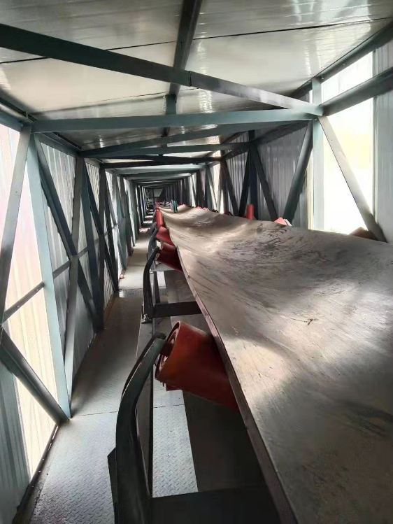 煙臺(tái)帶式輸送機(jī)緩沖托輥35.jpg 煙臺(tái)帶式輸送機(jī)緩沖托輥35.jpg