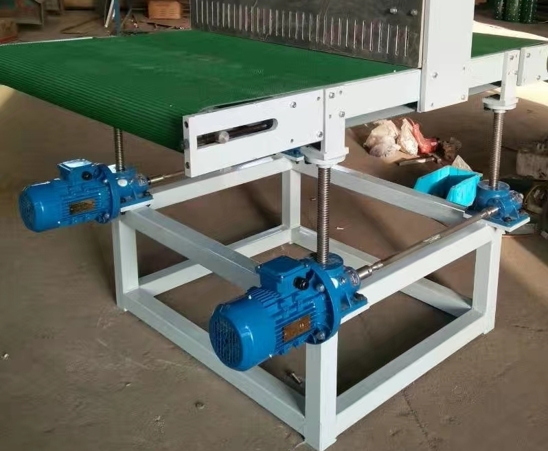 砂光機配套的河南帶式輸送機.jpg 砂光機配套的河南帶式輸送機.jpg