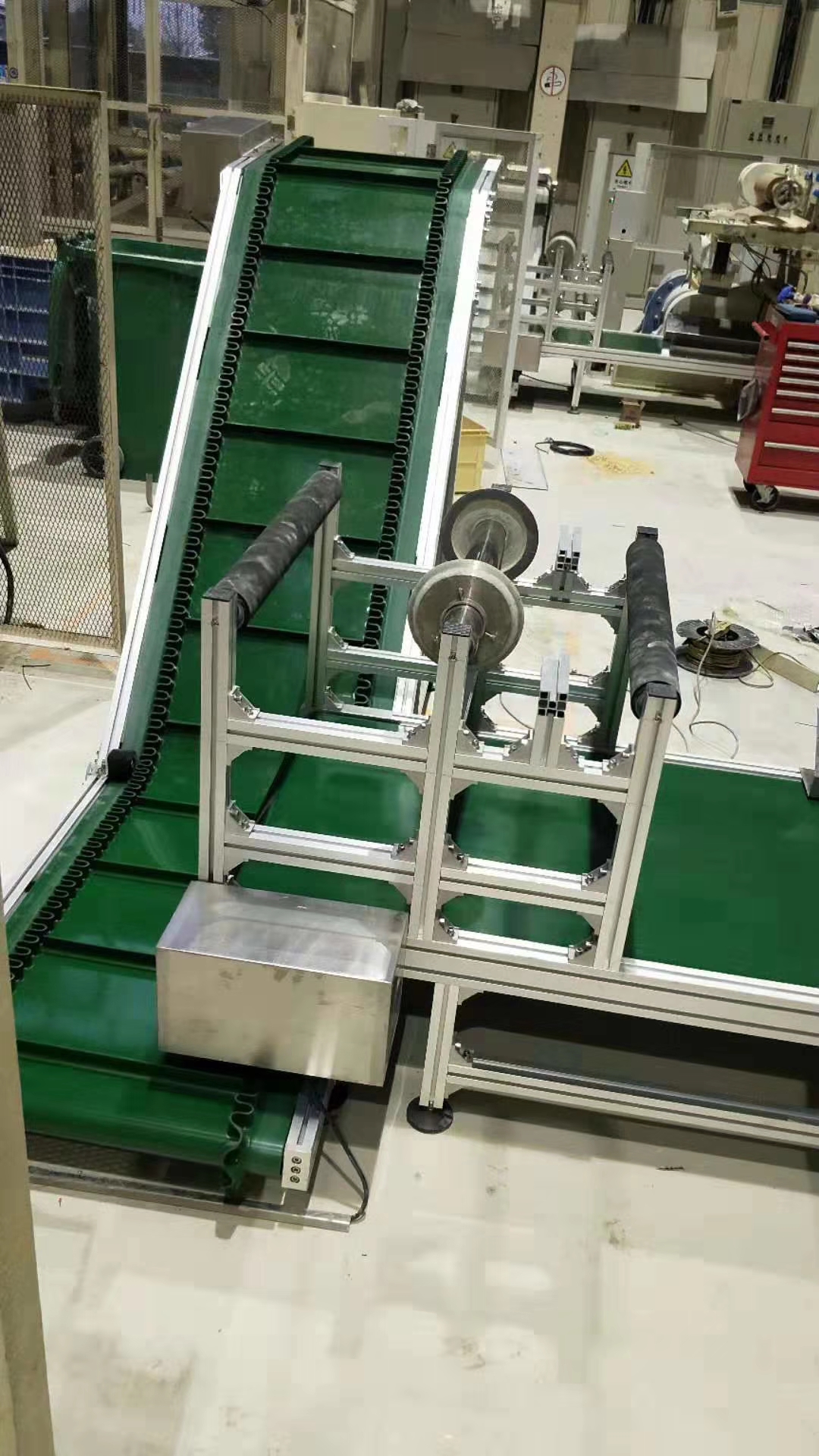 淄博帶式輸送機(jī).jpg 淄博帶式輸送機(jī).jpg